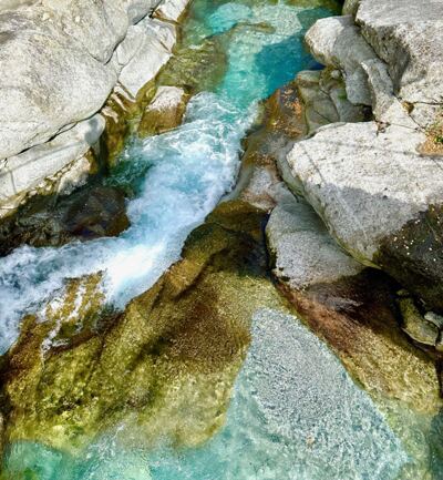 Blaues Wasser, Schweizer Tourismus, Tessin, Wanderung